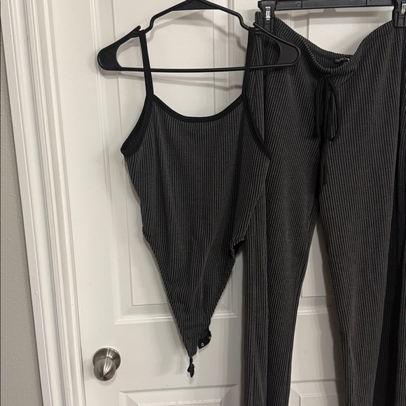 Fashion Nova Black and Gray 2 piece set - Picture 3 of 9